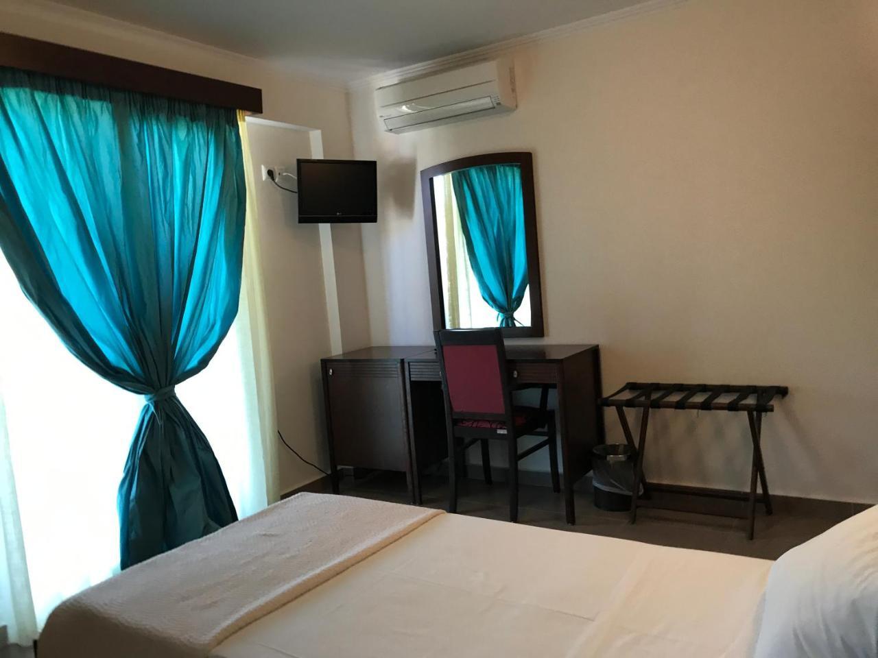 Ammos Bay Hotel Амудия Стая снимка